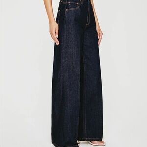 AG Deven Jean
HIGH-RISE ULTRA WIDE LEG
COLOR: JURISDICTION